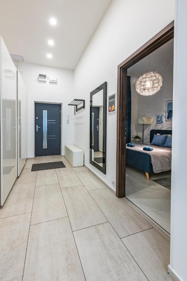 Luxury Nova Home Next To The New York Cafe Budapest Exterior photo